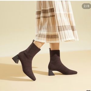 Vivaia Square-Toe Water-Repellent Heeled Boots (Regina Pro)